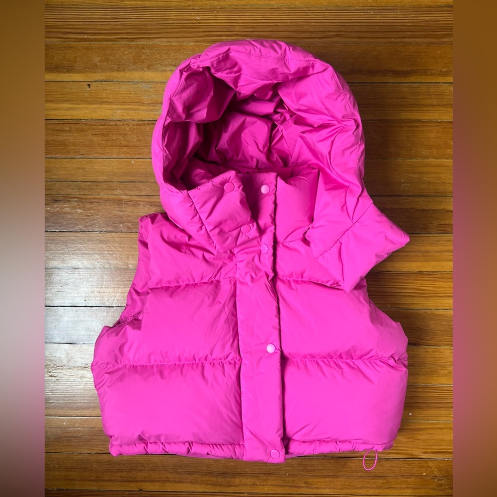 NEW WITH TAGS Women’s Lululemon Wonder Puff Super Cropped Vest size 4